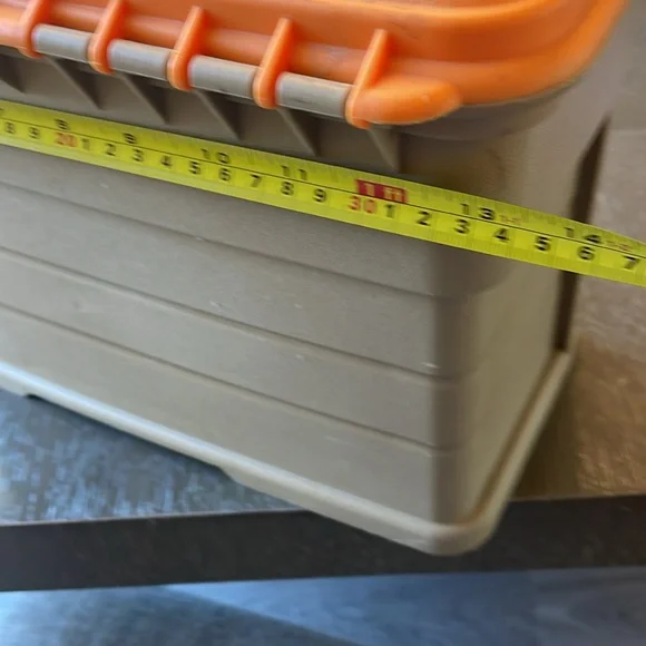 Large Multi Purpose Storage Box with separate sections - Picture 10 of 11